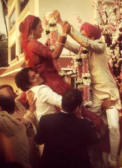 Weddings pics of Drashti Dhami and Neeraj Khemka