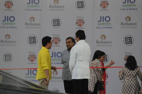 Sachin Tendulkar, Mukesh Ambani, CMD, Reliance India Ltd with actor Amitabh Bachchan
