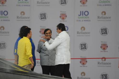 Sachin Tendulkar, Mukesh Ambani, CMD, Reliance India Ltd with his son Akash Ambani and actor Amitabh Bachchan