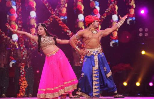 Shweta Basu Prasad performing at STAR Parivaar Awards