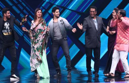 Siddharth Malhotra and Manoj Bajpai grace Sony TV's Super Dancer 