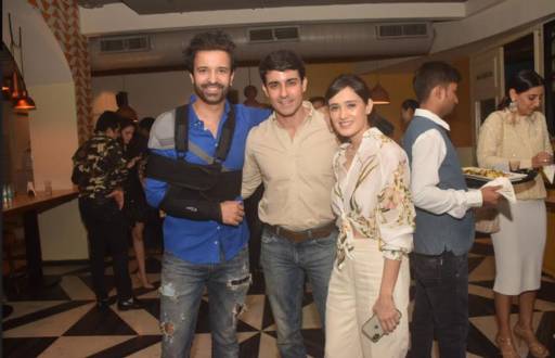 Mouni, Nakuul and other's party hard at Aamir - Sanjeeda's lounge