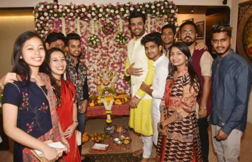 Indian Idol contestants celebrate Ganesh Chaturthi with Maniesh Paul