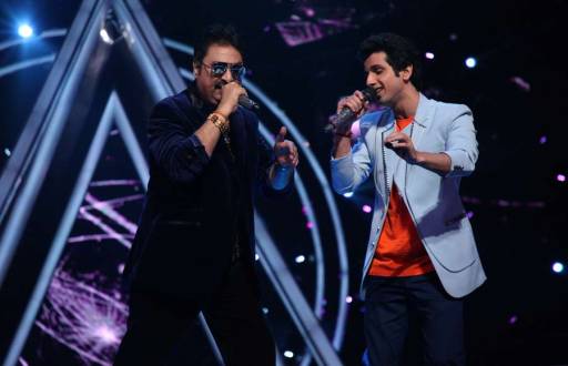 Kumar Sanu and Patiala Babes cast on Indian Idol