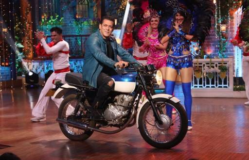  Salman and Katrina have a gala time on the sets of The Kapil Sharma Show 