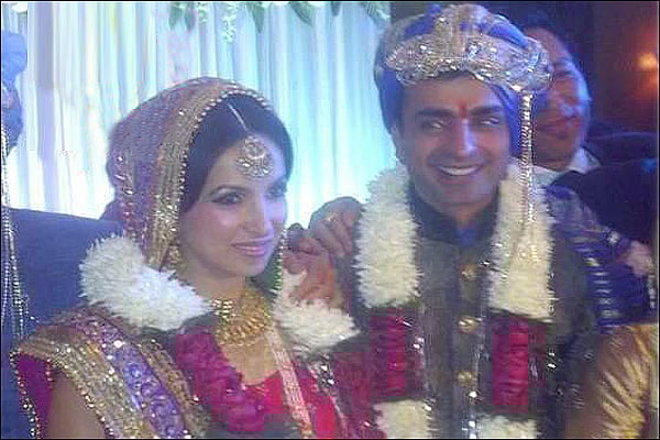 Shraddha Nigam And Mayank Anand Are Now Hily Married