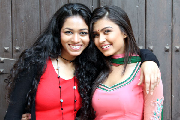 Vaishnavi Dhanraj and Simran Kaur Vaishnavi Dhanraj and Simran Kaur