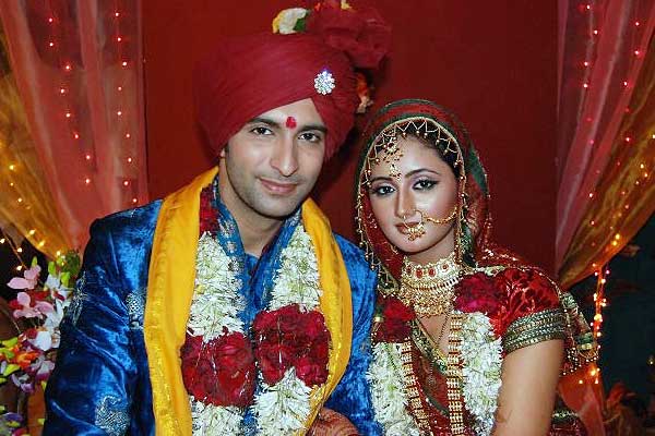 Nandish Sandhu and Rashmi Desai Nandish Sandhu and Rashmi Desai