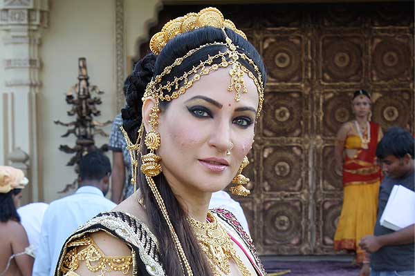Rakshanda Khan (Madinike) Rakshanda Khan (Madinike)