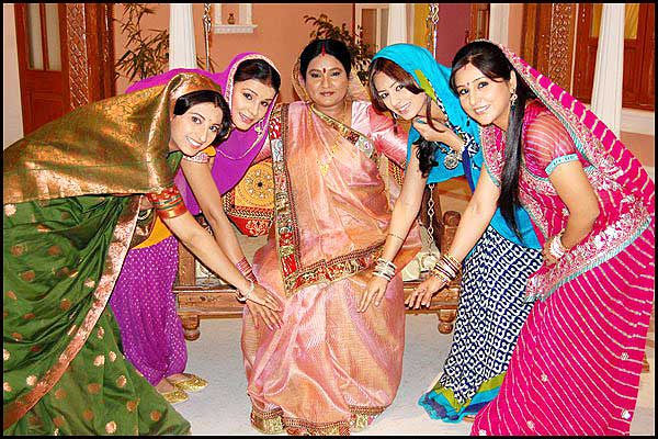 Mrs Kaushik Ki Paanch Bahuein Mrs Kaushik Ki Paanch Bahuein