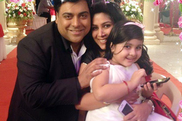 Ram Kapoor and Sakshi Tanwar with Amrita Mukherjee Ram Kapoor and Sakshi Tanwar with Amrita Mukherjee