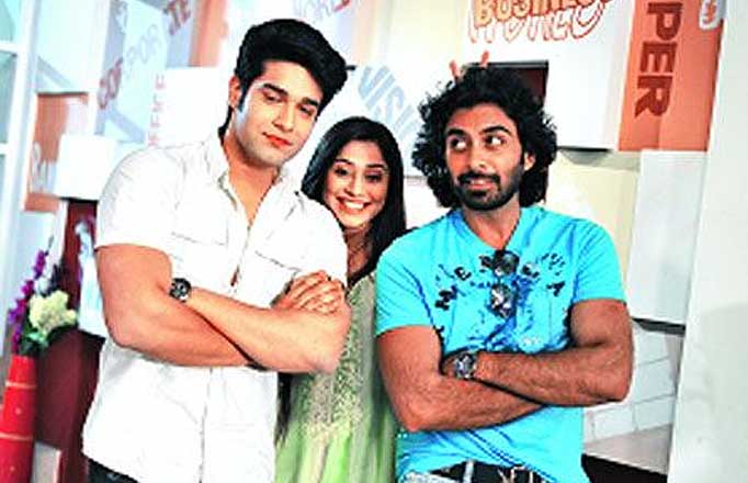 Dil Ki Nazar Se Khoobsurat Dil Ki Nazar Se Khoobsurat