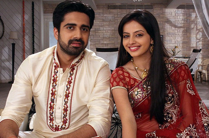Iss Pyaar Ko Kya Naam Doon..Ek Baar Phir Iss Pyaar Ko Kya Naam Doon..Ek Baar Phir
