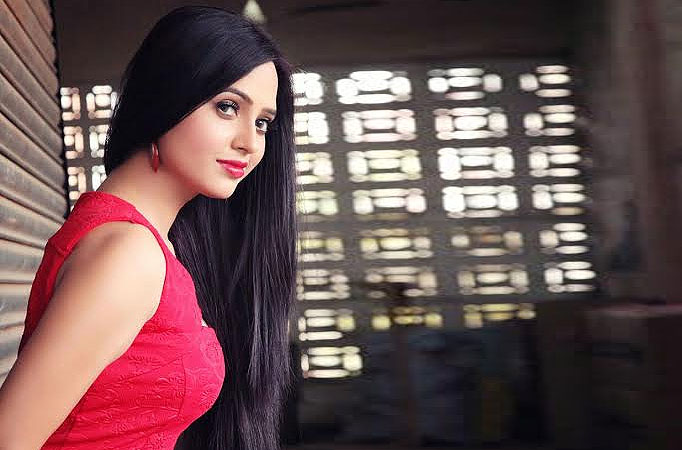 Roshni Rastogi Roshni Rastogi