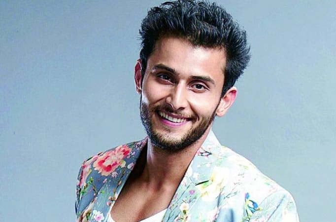 Ishqbaaaz’s Rudra aka Leenesh Mattoo shares his perfect ‘FAMILY’ picture! Ishqbaaaz’s Rudra aka Leenesh Mattoo shares his perfect ‘FAMILY’ picture!