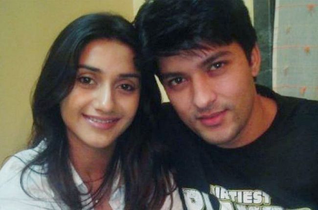 Did Anas Introduce Rati As His Friend At A Recent Award Function