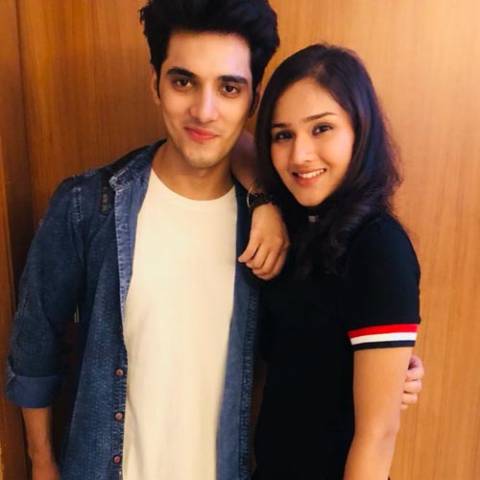 Splitsvilla fame Hritu Zee with her boyfriend and other couple in Love