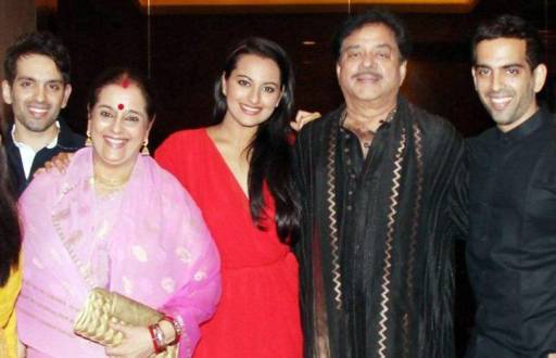 Shatrughan Sinha with his wife Poonam Sinha Daughter Sonakshi son Luv Sinha and Kush Sinha