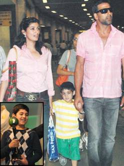 Akshay Kumar with Family