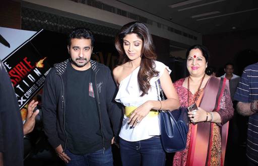 Raj Kundra and Shilpa Shetty with her mother