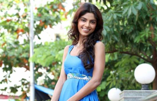 Sayantani Ghosh is a known name in the Bengali film circuit as well.