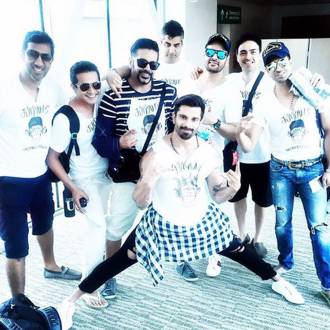 Karan Singh Grover with his friends