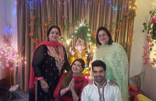 Vipul Roy, Vipul Roy's Mother, Vahbiz Dorabjee and her mom