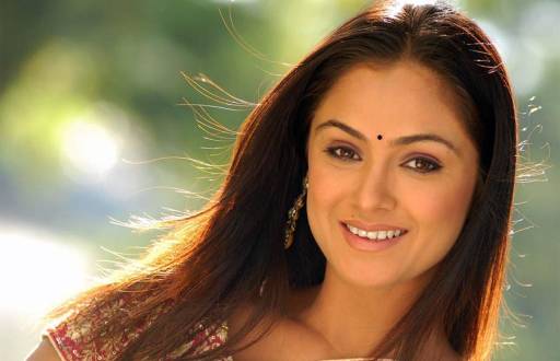Simran Bagga is a Tamil Indian Actress who played a leading role in the Pakistani film 