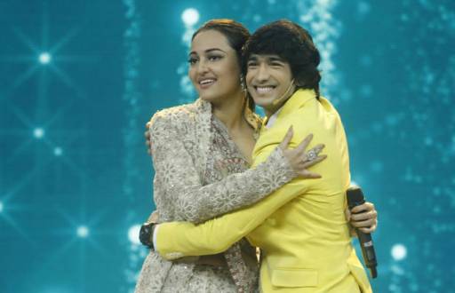 Sonakshi Sinha and Jassi Gill grace the sets of India's Best Dramebaaz