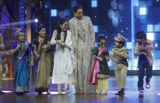 Sonakshi Sinha and Jassi Gill grace the sets of India's Best Dramebaaz