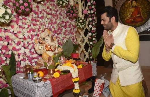 Indian Idol contestants celebrate Ganesh Chaturthi with Maniesh Paul