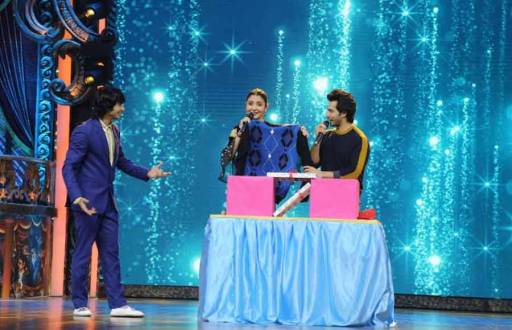 Anushka Sharma and Varun Dhawan promote Sui Dhaga on India's Best Dramebaaz