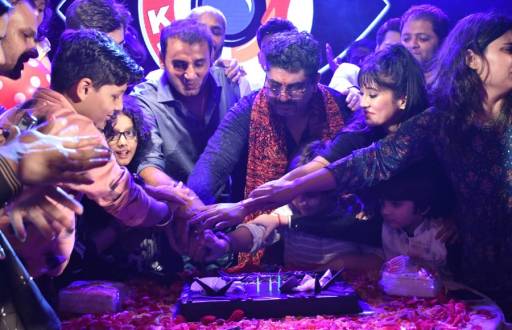 Rajan Shahi's YRKKH team celebrates 3000 episodes in style!