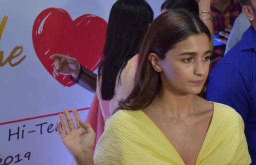 Bollywood actress Alia Bhatt supports the cause ‘Art For Heart’