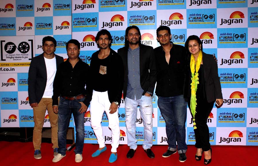 Cast and Crew of Meeruthiya Gangsters
