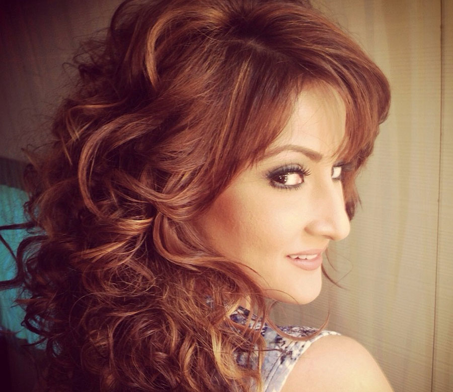 Urvashi Dholakia, known for her character Komolika from Kasuatii Zindagii Kay, was attacked and robbed too. The incident took place when the actress was at a five star hotel with a few friends and only after reaching home did she realize that she had been robbed of her cash. Apparently, she had lodged a complaint at Bandra police station. Urvashi was the winner of the controversial reality show Bigg Boss season 6.