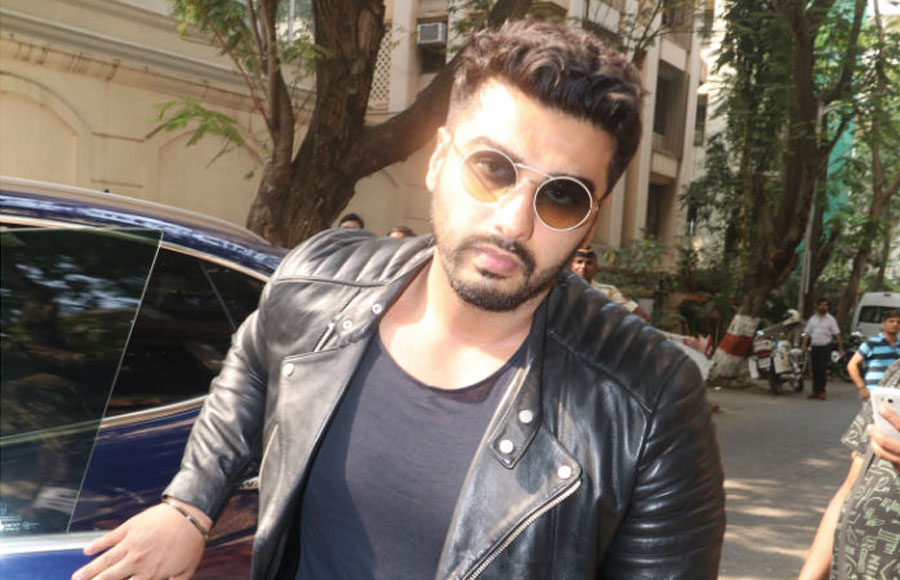 Bollwood fraternity rushes to Anil Kapoor's residence to condole the family