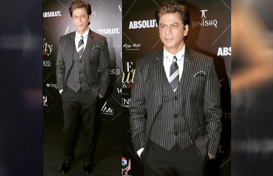 From SRK to Janhvi, Bollywood stars dazzle at the red carpet