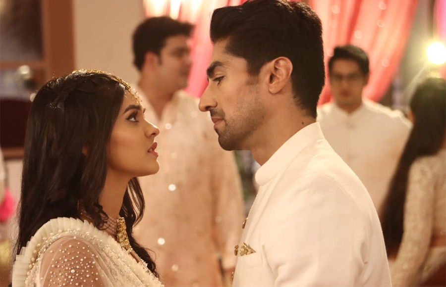 Check out the engagement pictures of AbhiRa in YRKKH