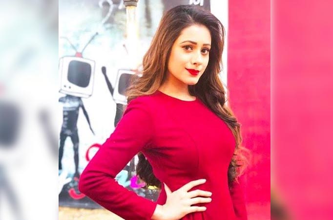 Hiba Nawab is the perfect combination of hot, beautiful, and cute in these pictures