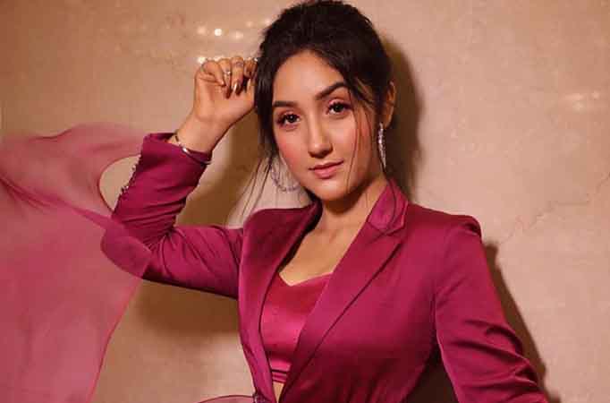 Top 10 Hot TV Actress in India 2022 : देखे कौन है टीवी की यंग अभिनेत्री