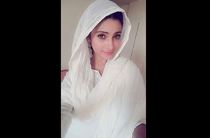 Aleeza Khan Aleeza Khan