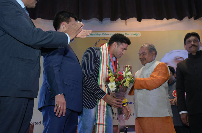 Sangram Singh wins APJ Abdul Kalam award Sangram Singh wins APJ Abdul Kalam award