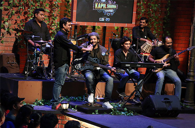 Ali Fazal composes song on the set of The Kapil Sharma Show Ali Fazal composes song on the set of The Kapil Sharma Show