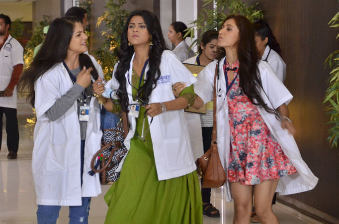 Saanchi & Isha to compete in a rose competition in Savitri Devi College & Hospital Savitri Devi College & Hospital