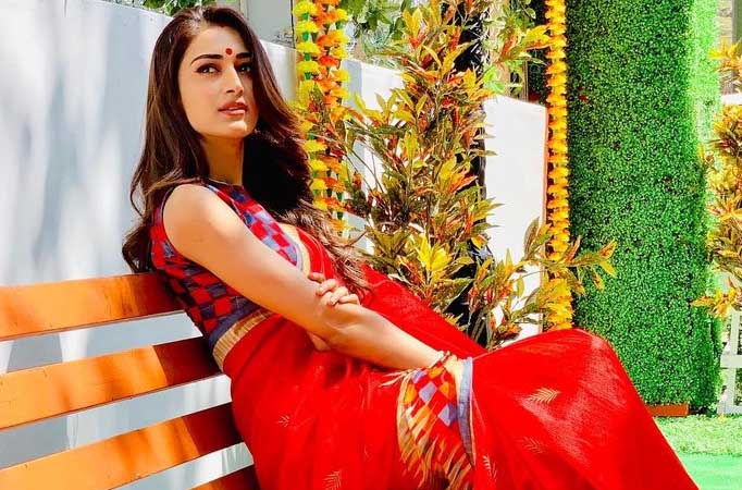 Meet the most 'EXPERIMENTAL ACTRESS' of Television - Erica Fernandes Erica Fernandes