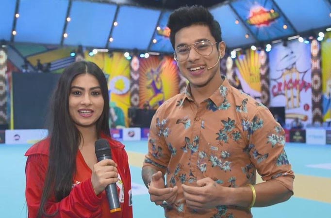 Krishna Mukherjee plays a prank on Pratik Sehajpal on the sets of BCL Krishna Mukherjee plays a prank on Pratik Sehajpal on the sets of BCL