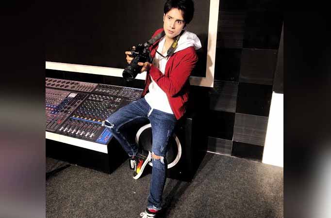 Zaan Khan learns Photography for Zee TV’s Hamari Bahu Silk Zaan Khan