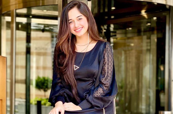 Meet Jannat Zubair's CELEBRITY TWIN! Meet Jannat Zubair's CELEBRITY TWIN!