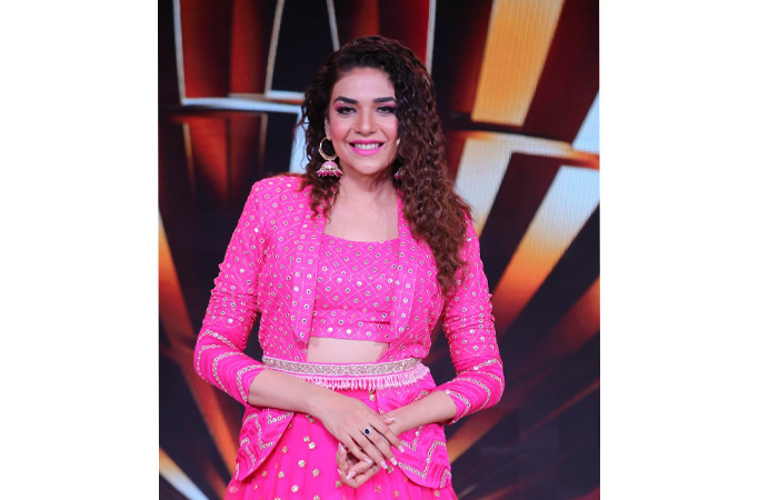 ‘It’s the first time I will be hosting a show and I am a little nervous’ says Anjum Fakih as she is all set to host the Zee Rishtey Awards Nomination special episode ‘It’s the first time I will be hosting a show and I am a little nervous’ says Anjum Fakih as she is all set to host the Zee Rish